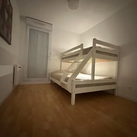 Apartment Superbe En Avec Piscine La Riviere-Saint-Sauveur