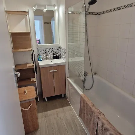 Superbe En Avec Piscine Apartman La Rivière-Saint-Sauveur