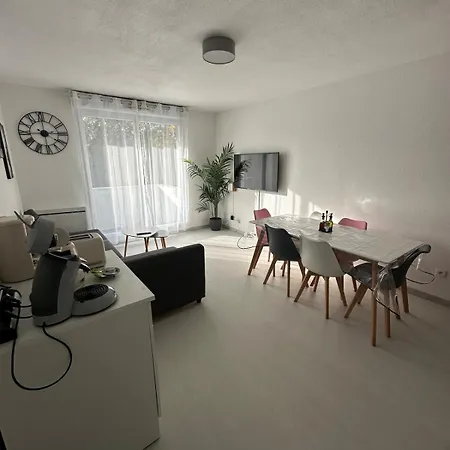 アパート Superbe En Avec Piscine La Rivière-Saint-Sauveur