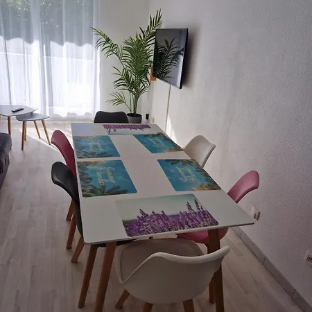 Superbe En Avec Piscine Apartman