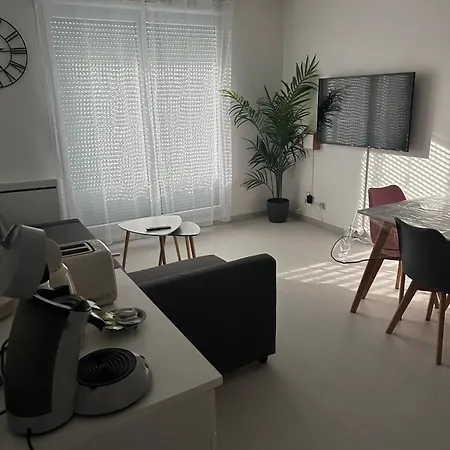Superbe En Avec Piscine Apartman
