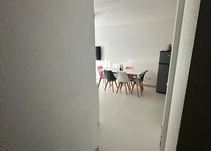 Apartment Superbe En Avec Piscine La Riviere-Saint-Sauveur