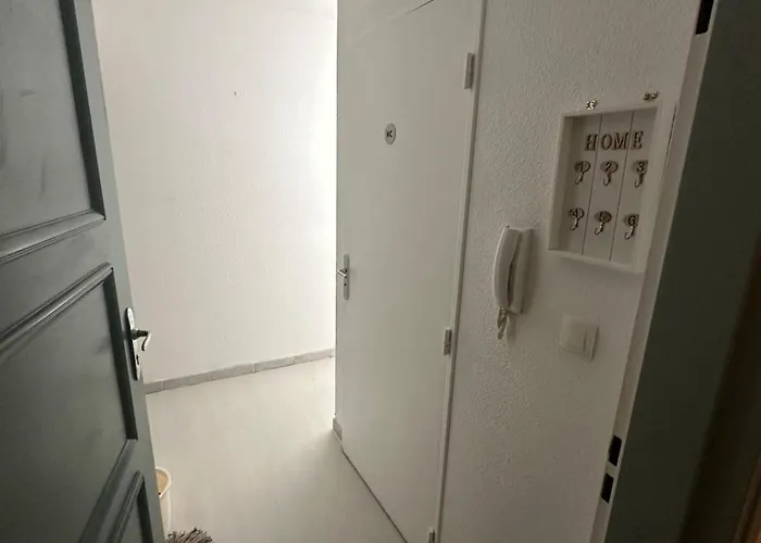 Apartment Superbe En Avec Piscine La Riviere-Saint-Sauveur